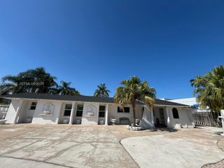 2525 SW 107th Ct, Miami, FL 33165