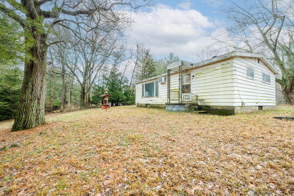 5175 Wayside Path, Stevensville, MI 49127