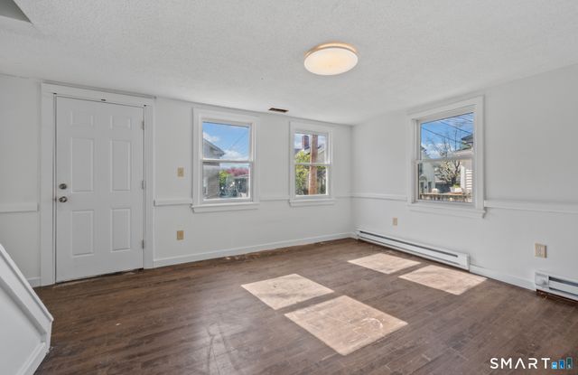 2 Hillside Court, Middletown, CT 06457