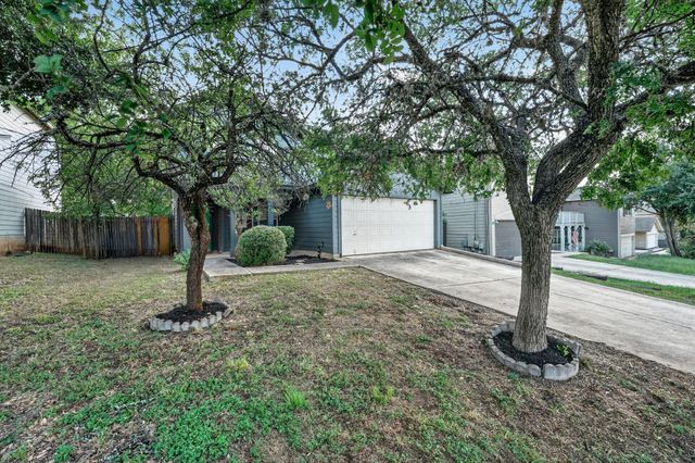 1422 Meadow PKWY, San Marcos, TX 78666