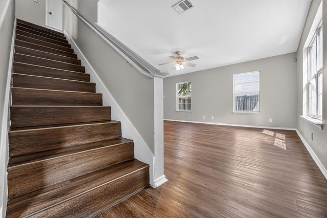1422 Meadow PKWY, San Marcos, TX 78666