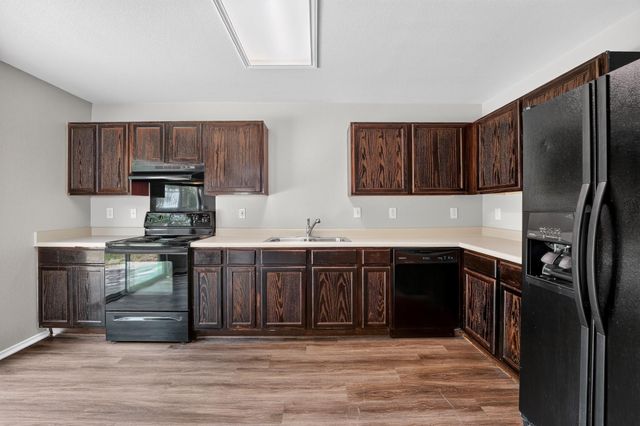 1422 Meadow PKWY, San Marcos, TX 78666