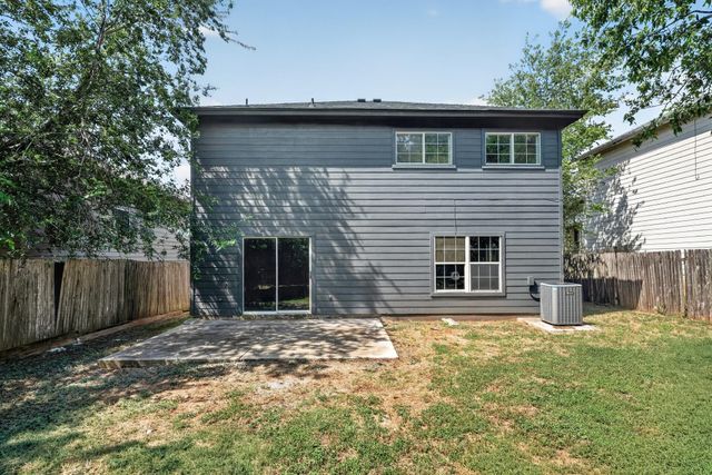 1422 Meadow PKWY, San Marcos, TX 78666
