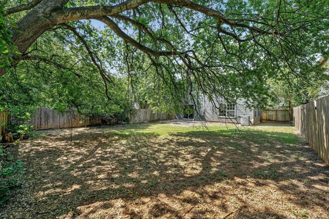 1422 Meadow PKWY, San Marcos, TX 78666