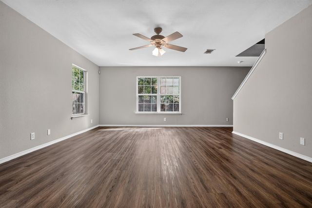 1422 Meadow PKWY, San Marcos, TX 78666