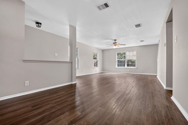 1422 Meadow PKWY, San Marcos, TX 78666