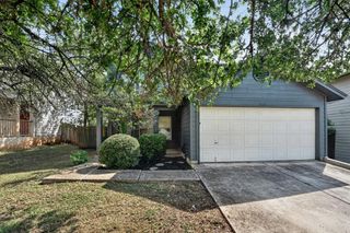 1422 Meadow PKWY, San Marcos, TX 78666