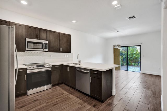 4676 Caspian Way, Davie, FL 33314