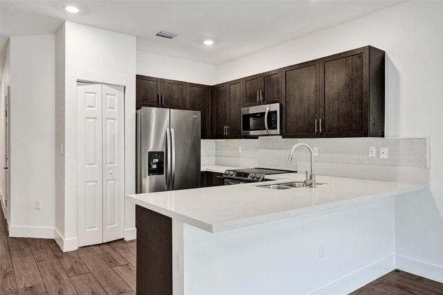 4676 Caspian Way, Davie, FL 33314