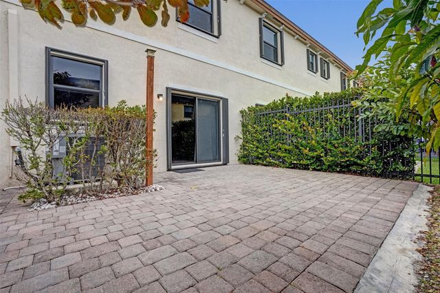 4676 Caspian Way, Davie, FL 33314