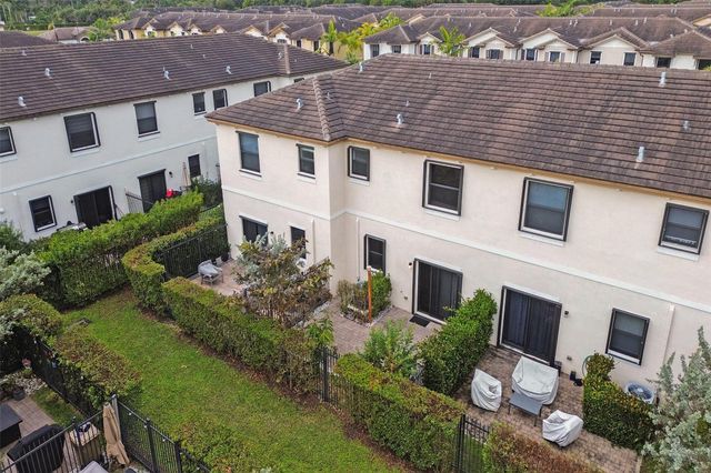 4676 Caspian Way, Davie, FL 33314