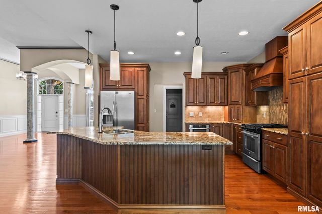 4301 Fiddlers Bend, Springfield, IL 62711