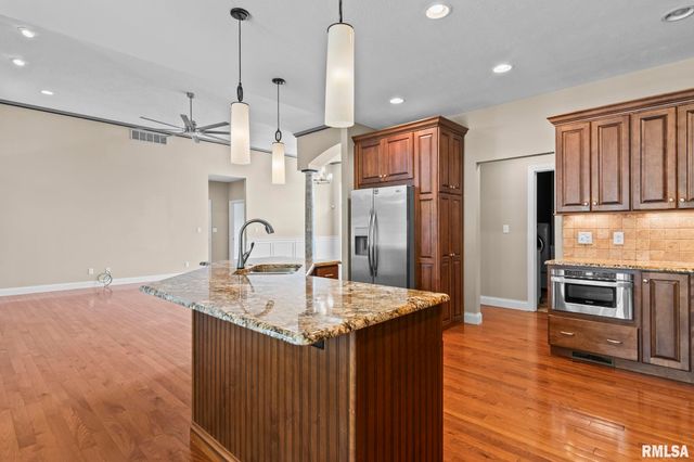 4301 Fiddlers Bend, Springfield, IL 62711