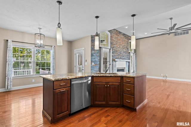 4301 Fiddlers Bend, Springfield, IL 62711