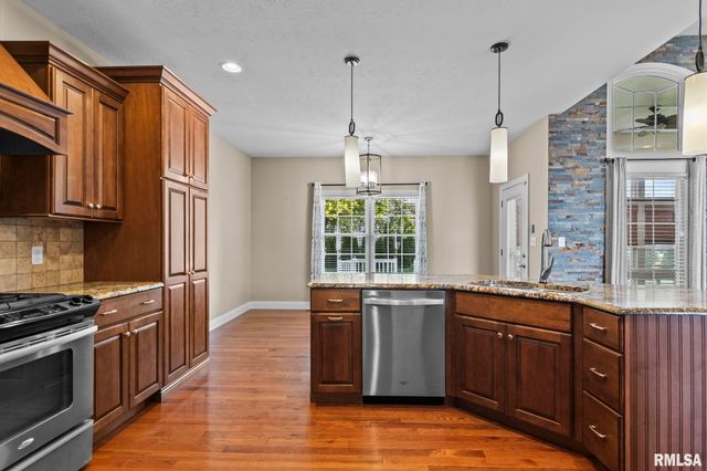 4301 Fiddlers Bend, Springfield, IL 62711