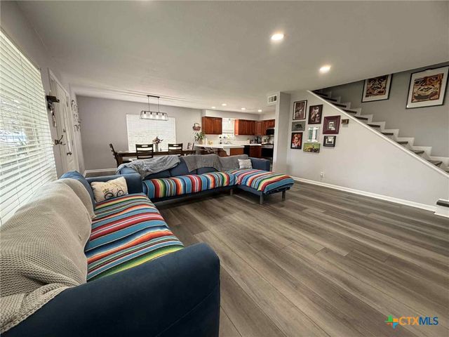 7255 Woodlake Circle, Belton, TX 76513