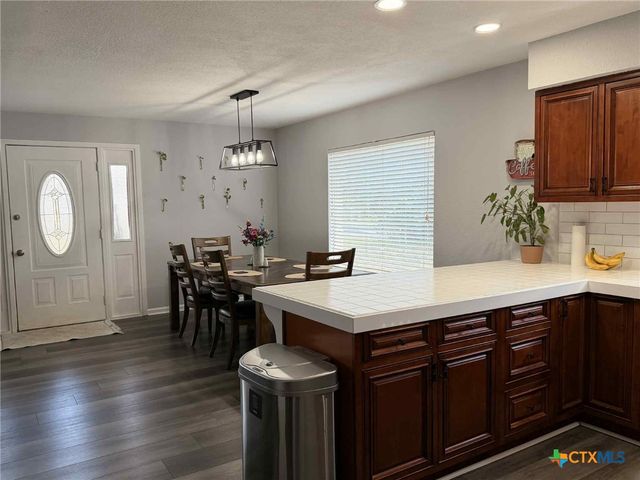 7255 Woodlake Circle, Belton, TX 76513