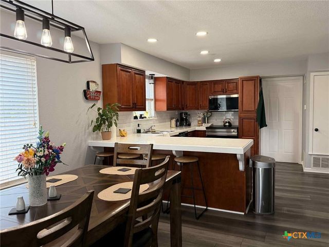 7255 Woodlake Circle, Belton, TX 76513