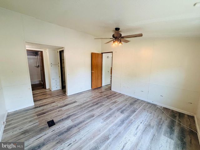 19 GORDON DR, Dover, DE 19901