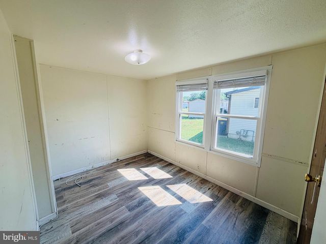 19 GORDON DR, Dover, DE 19901