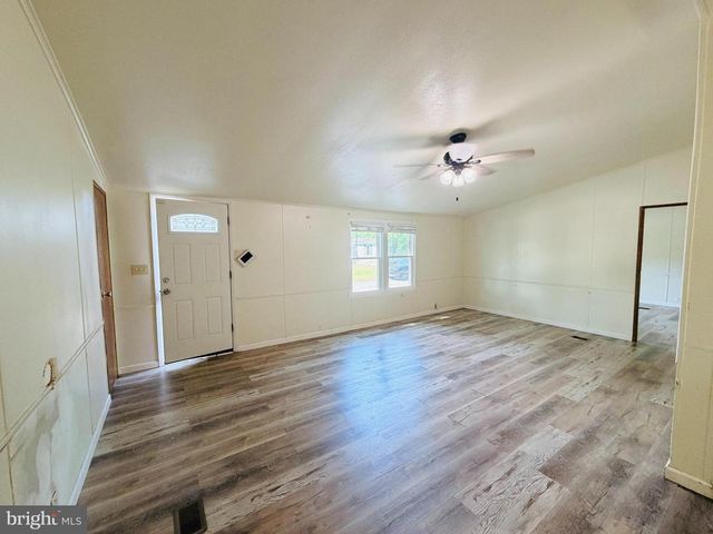 19 GORDON DR, Dover, DE 19901