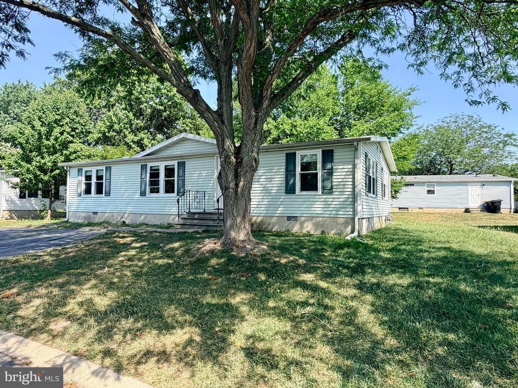 19 GORDON DR, Dover, DE 19901