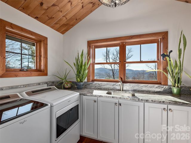 54 High Bluff Drive, Weaverville, NC 28787