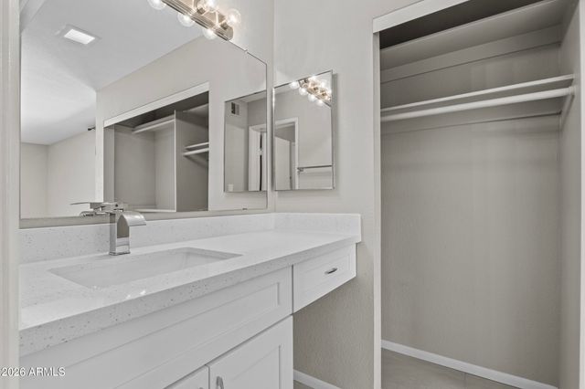 2938 N 61ST Place 212, Scottsdale, AZ 85251