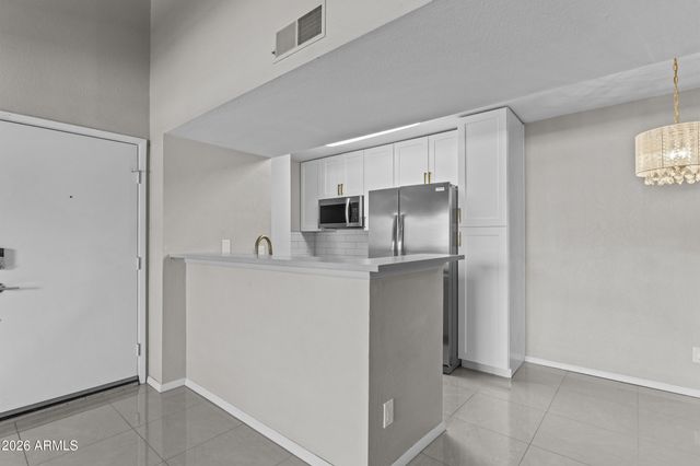 2938 N 61ST Place 212, Scottsdale, AZ 85251
