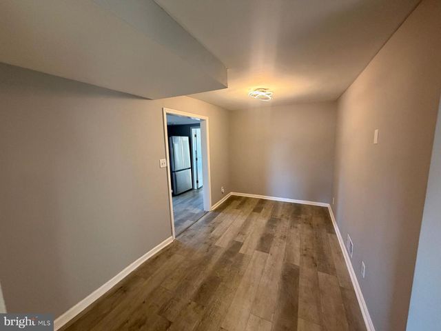 8400 PENNS HILL RD, La Plata, MD 20646