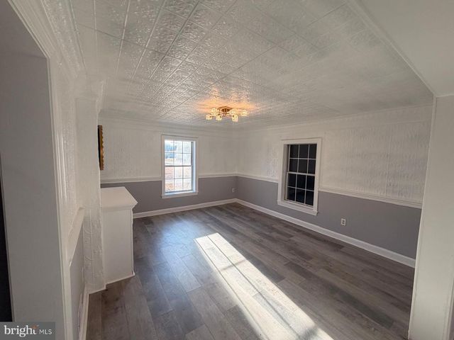 8400 PENNS HILL RD, La Plata, MD 20646