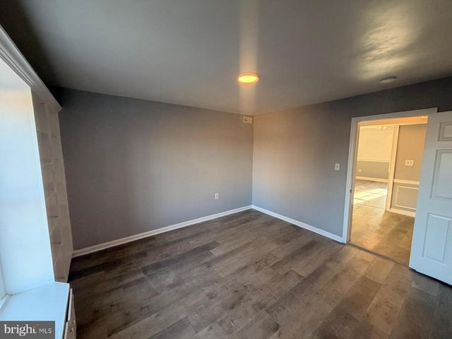 8400 PENNS HILL RD, La Plata, MD 20646