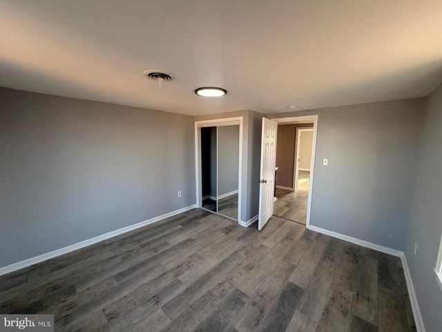 8400 PENNS HILL RD, La Plata, MD 20646