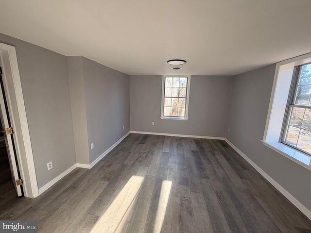 8400 PENNS HILL RD, La Plata, MD 20646