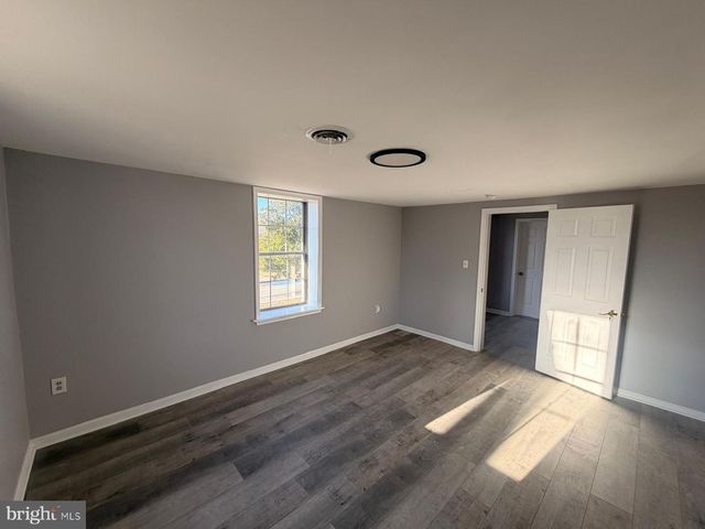 8400 PENNS HILL RD, La Plata, MD 20646