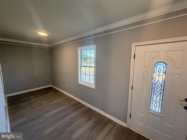 8400 PENNS HILL RD, La Plata, MD 20646