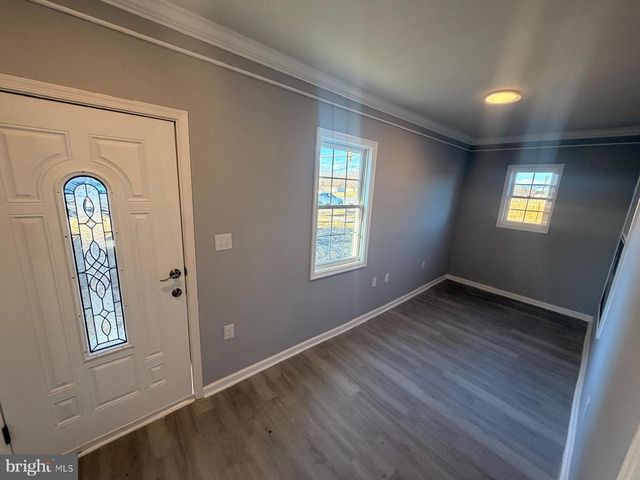 8400 PENNS HILL RD, La Plata, MD 20646