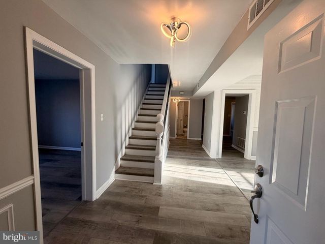 8400 PENNS HILL RD, La Plata, MD 20646