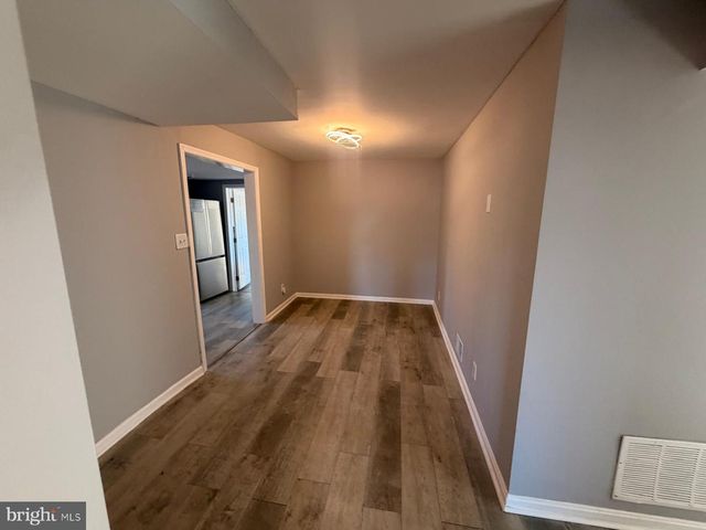 8400 PENNS HILL RD, La Plata, MD 20646