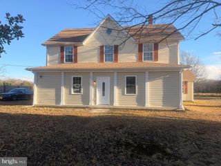 8400 PENNS HILL RD, La Plata, MD 20646