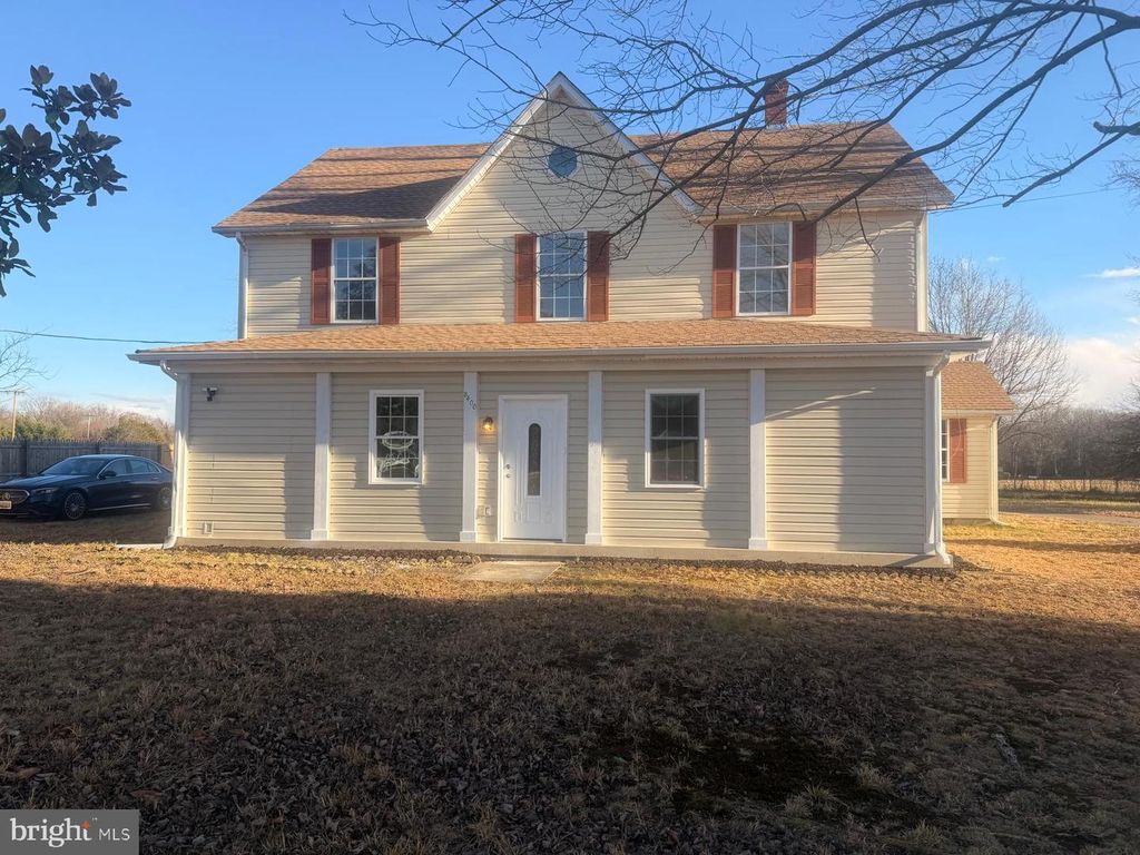 8400 PENNS HILL RD, La Plata, MD 20646