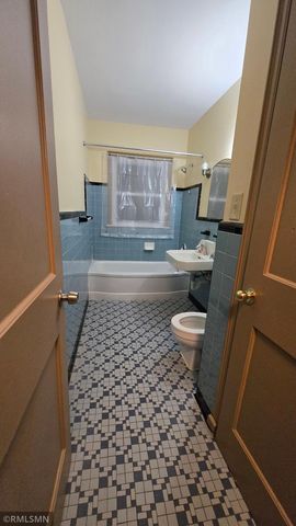 2016 - 2018 25th Avenue N, Minneapolis, MN 55411