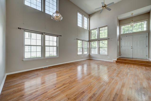 2631 Flagstone Circle, Naperville, IL 60564
