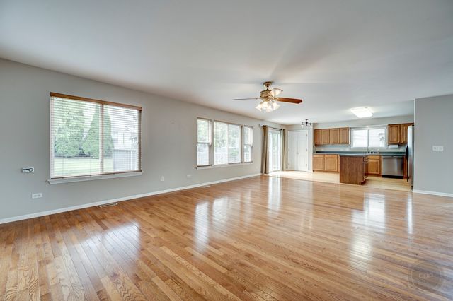 2631 Flagstone Circle, Naperville, IL 60564