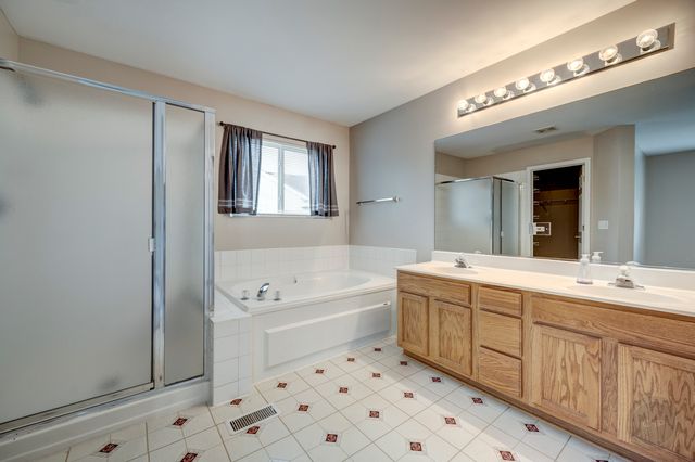 2631 Flagstone Circle, Naperville, IL 60564