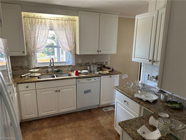 5780 Marty Lane, Clemmons, NC 27012