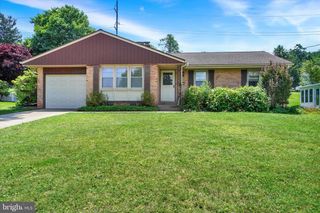 716 HILLCREST RD, York, PA 17403