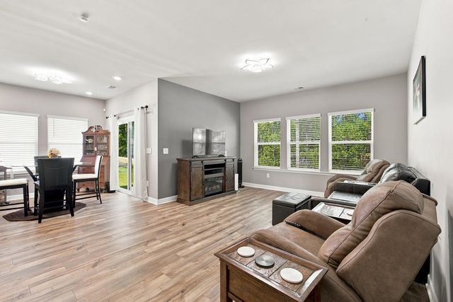 4228 Falls Oaks St., Myrtle Beach, SC 29579