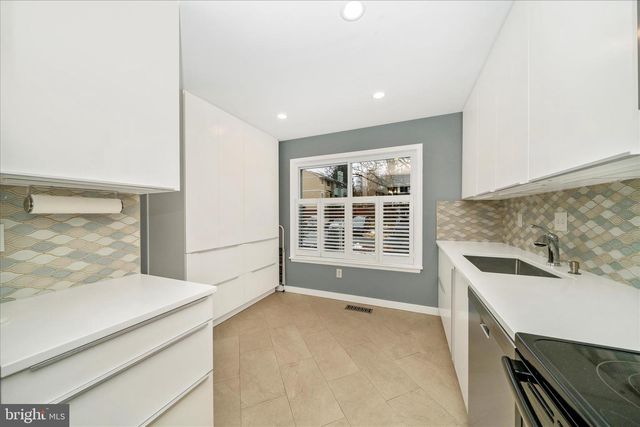18511 EAGLES ROOST DR, Germantown, MD 20874