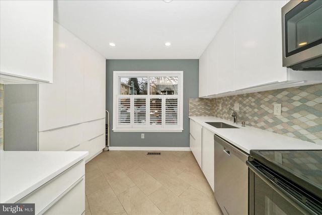 18511 EAGLES ROOST DR, Germantown, MD 20874